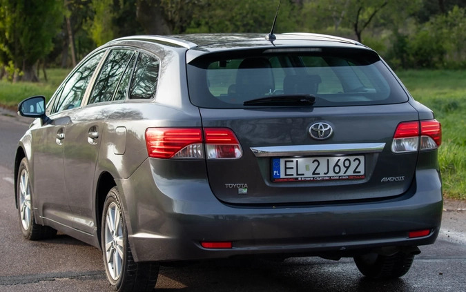 Toyota Avensis cena 32000 przebieg: 171000, rok produkcji 2012 z Łódź małe 137